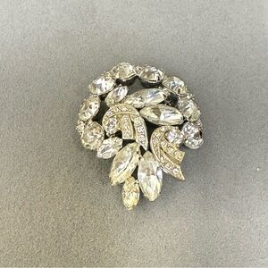 Vintage Unsigned Clear Rhinestone Brooch